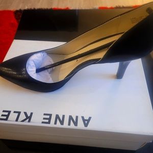 Anne Klein black heels size 10 brand new